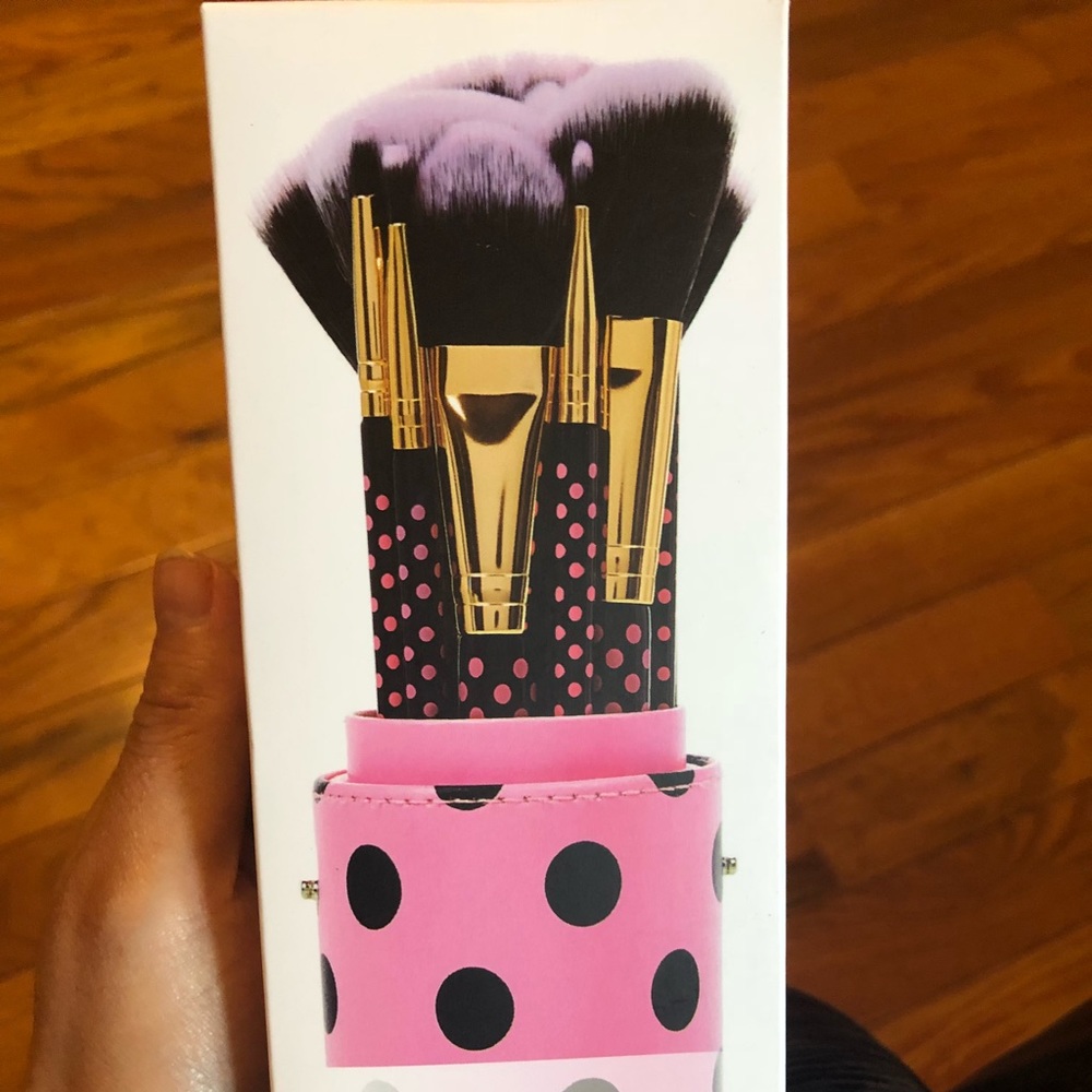 Bh cosmetics 11 pieces brushes